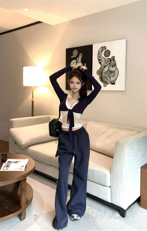 여성용 루즈핏 V넥 블라우스와 와이드 팬츠 여름 캐주얼 세트 시원한 착용감 편안한 스타일 셋업 초가을 활용 가능한 데일리룩 - 상세 이미지 4