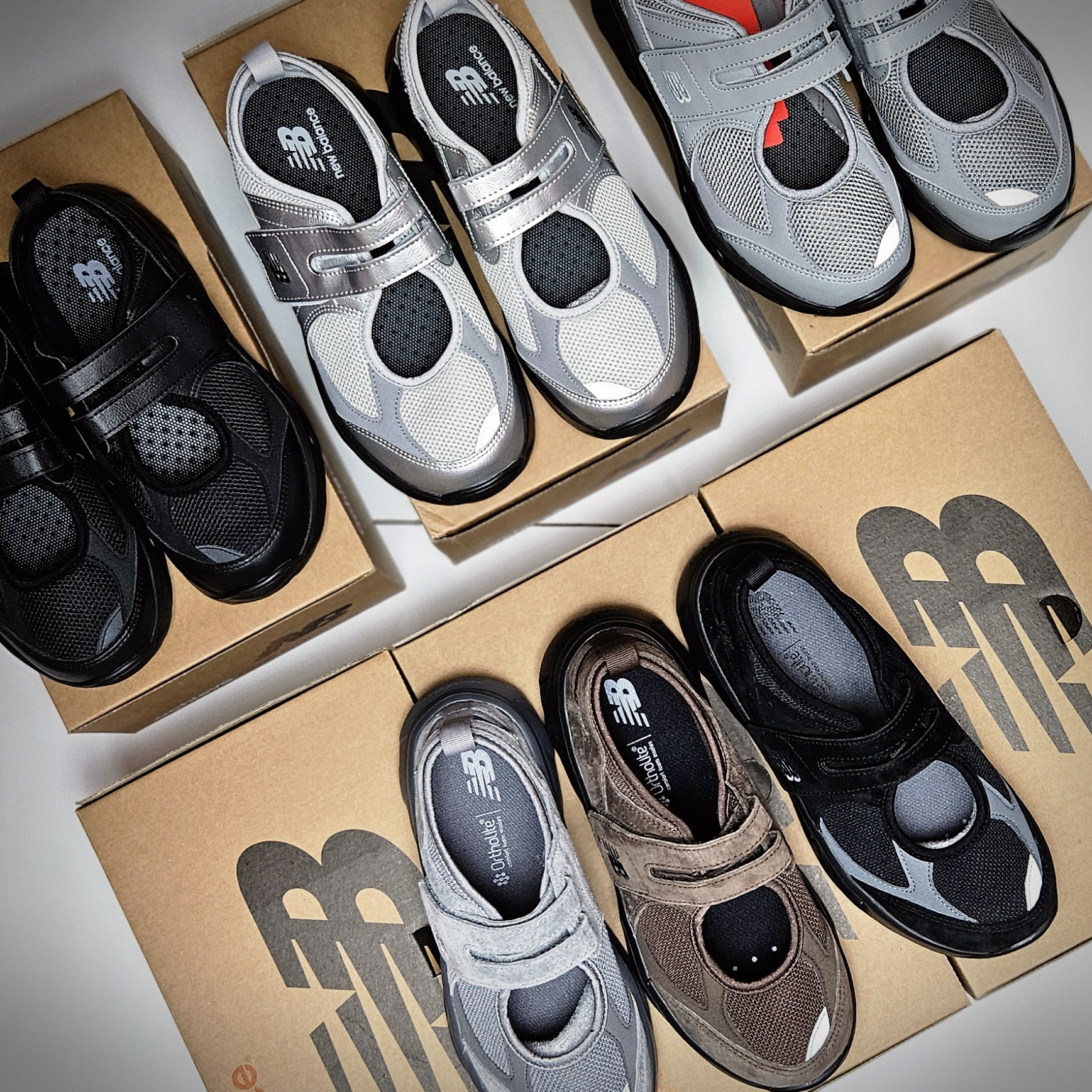 뉴발란스 브리즈 메리제인 슬리퍼 브라운 실버 블랙 SD2202 SD2203