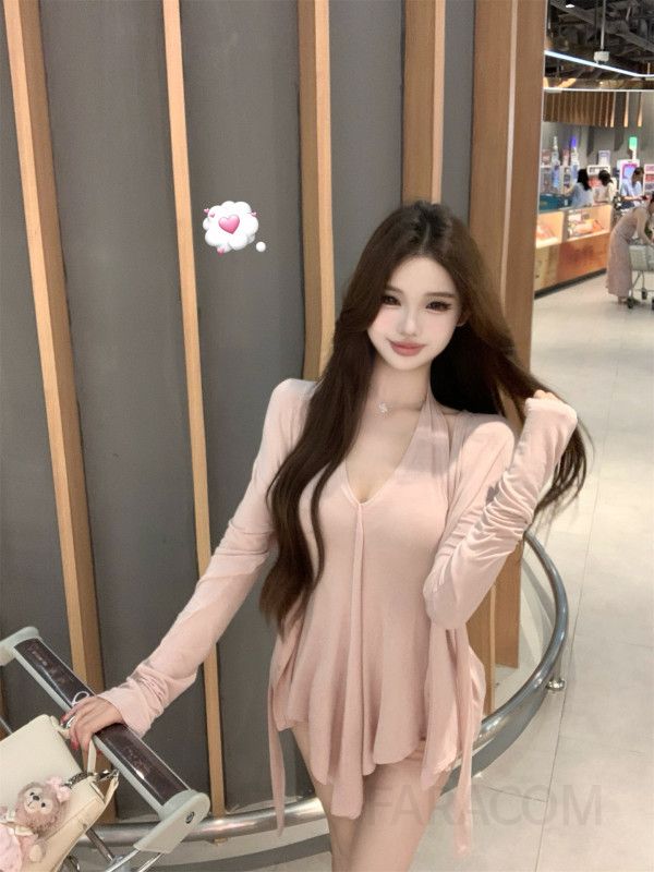 가을신상 여성 텐셀 울 가디건과 반바지 세트 스타일리시한 캐주얼룩 여성복 산책룩으로 적합한 편안하고 유니크한 디자인 - 상세 이미지 4