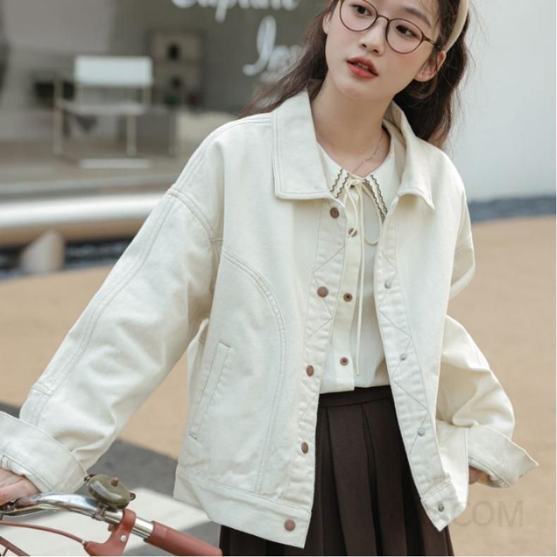 여성용 루즈핏 데님 재킷 가을 스타일 오버핏 청자켓 다용도 활용 가능 캐주얼한 디자인의 편안한 착용감 데일리 아우터로 추천 - 상세 이미지 2