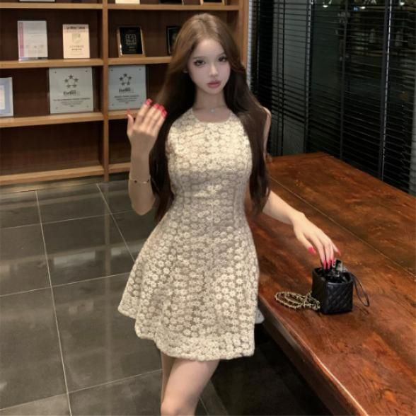 레이어드하기 좋은 여성 겨울 레이스 자수 원피스 하객룩 연말룩 분위기 있는 슬리밍 디자인 셔츠 스타일 포인트 드레스 - 상품 이미지