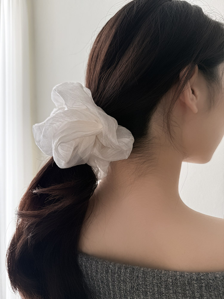 [마지막입고] 셀프러브 페탈 볼륨 스크런치 - 플리츠주름 오간디 풍성 빅사이즈 곱창밴드 - 상품 이미지