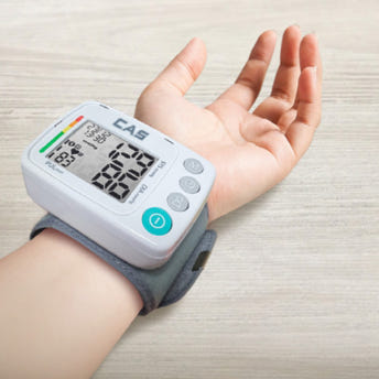 카스 손목형 디지털 자동 혈압계 MD5200+알콜스왑100매 보관케이스 포함 - 상세 이미지 2