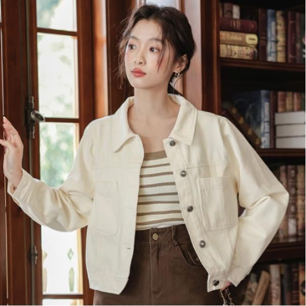 여성 루즈핏 화이트 데님 숏 재킷 오버핏 스타일 캐주얼 자켓 데일리 아우터 겨울용 따뜻한 착용감 코디 쉬운 실용적인 디자인 - 상세 이미지 2