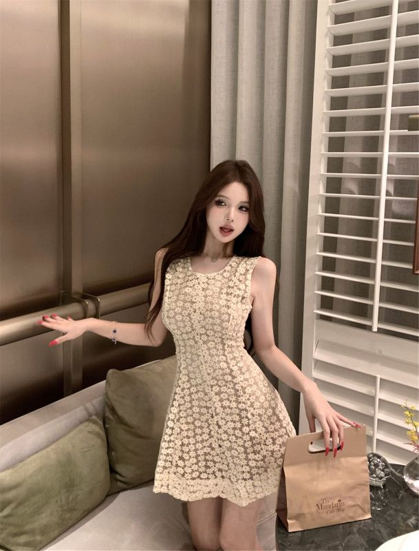 레이어드하기 좋은 여성 겨울 레이스 자수 원피스 하객룩 연말룩 분위기 있는 슬리밍 디자인 셔츠 스타일 포인트 드레스 - 상세 이미지 2