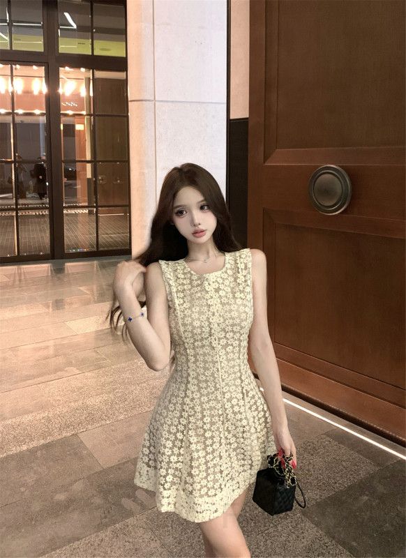레이어드하기 좋은 여성 겨울 레이스 자수 원피스 하객룩 연말룩 분위기 있는 슬리밍 디자인 셔츠 스타일 포인트 드레스 - 상세 이미지 4