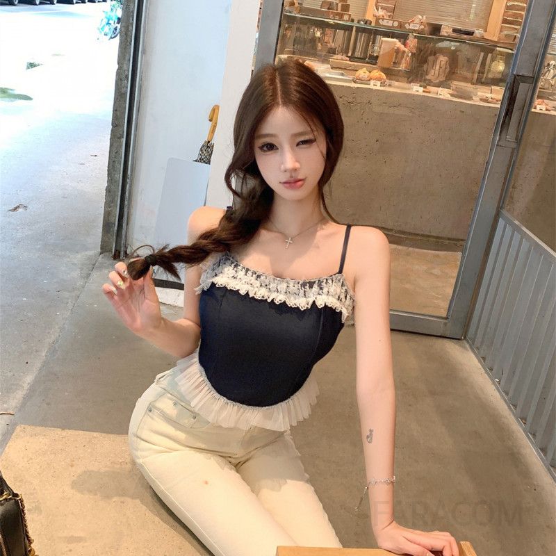 여름 바캉스룩 여성스러운 데님 레이스 서스펜더 민소매 A라인 원피스 시원한 착용감 편안한 휴가룩 스타일링 - 상세 이미지 5