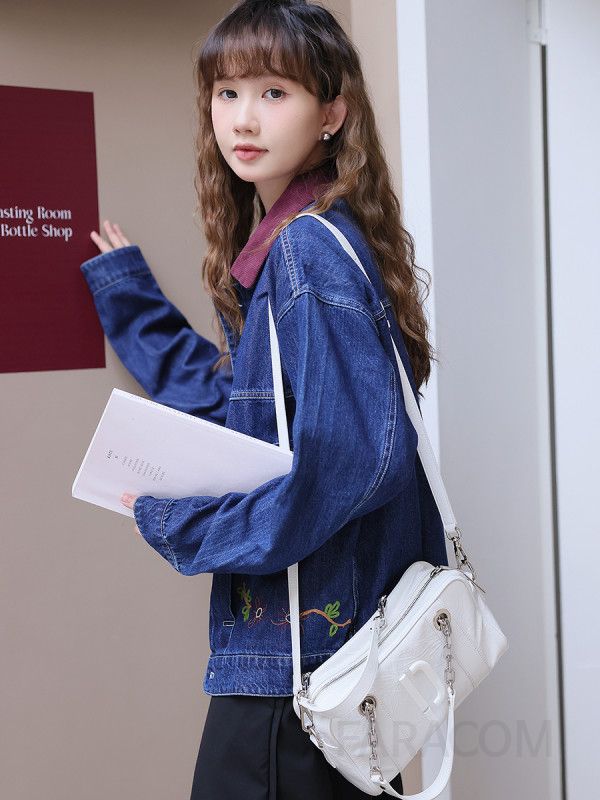 여성용 레트로 데님 자수 숏 재킷 캐주얼한 오버핏 스타일로 다양한 코디에 활용 가능하며 가을에 어울리는 아우터 - 상세 이미지 2
