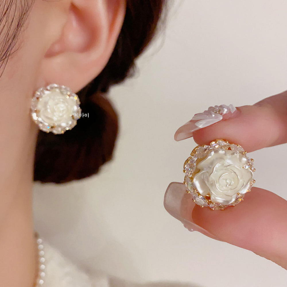 S925 화이트 카멜리아 동백꽃 귀걸이 14K 큐빅 예쁜 스터드 이어링 - 상세 이미지 5