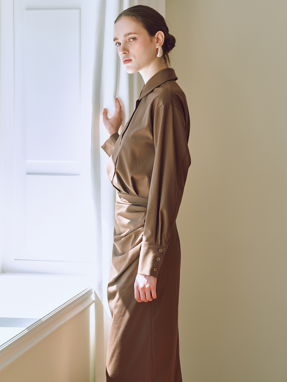 쥴리앤칼라]25FW Calla127 GBTN 루체 원피스 -브라운 - 상세 이미지 2
