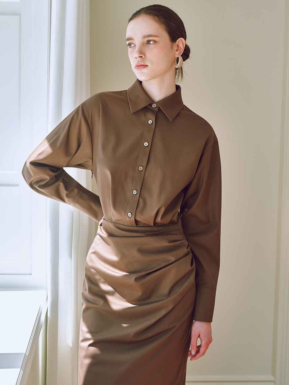 쥴리앤칼라]25FW Calla127 GBTN 루체 원피스 -브라운 - 상세 이미지 3