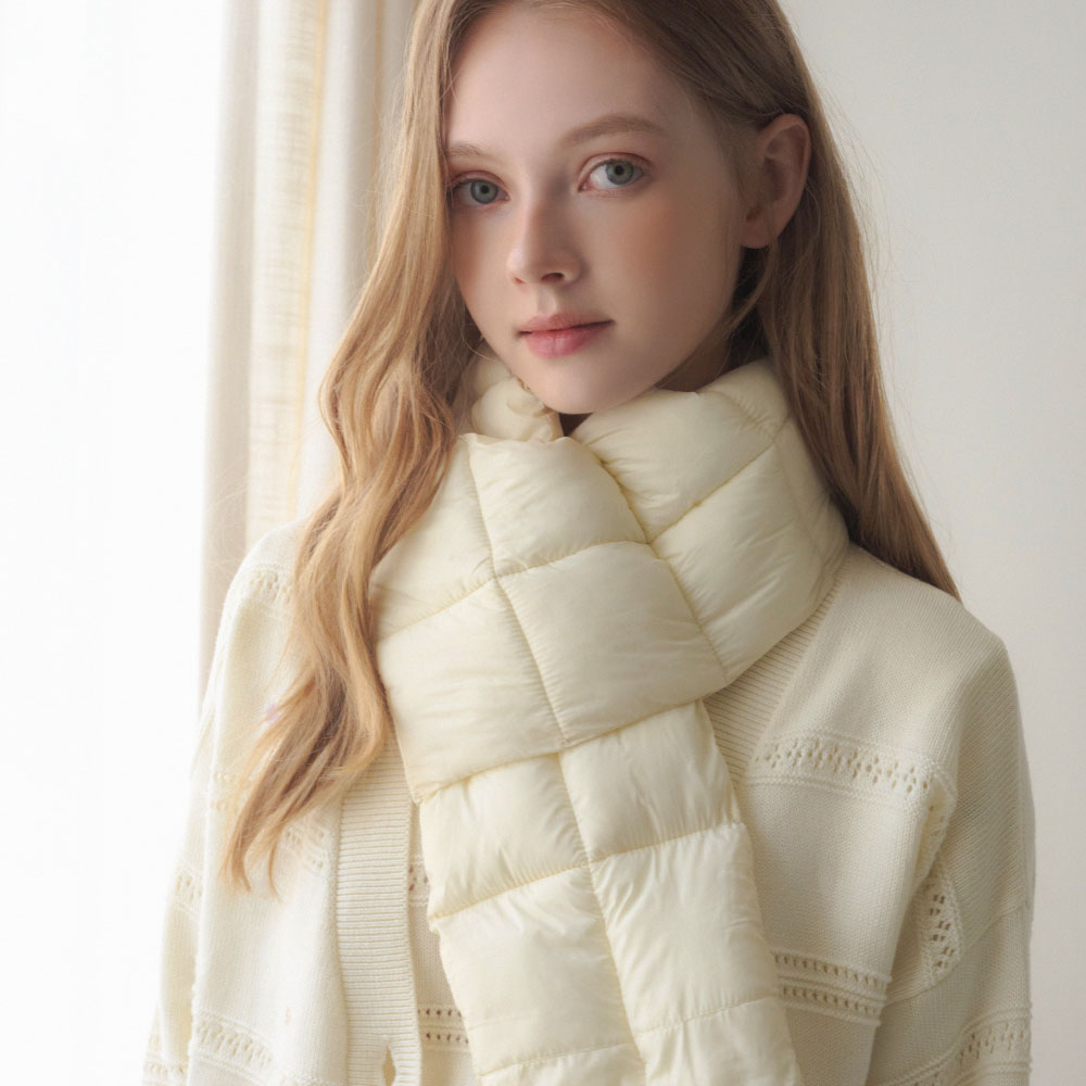 베네통 비비드 폴딩 패딩 머플러