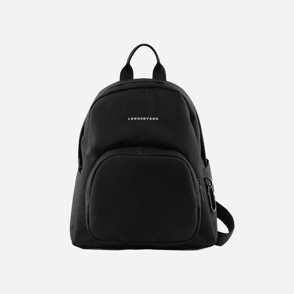 야키백팩 여성 착용 컷