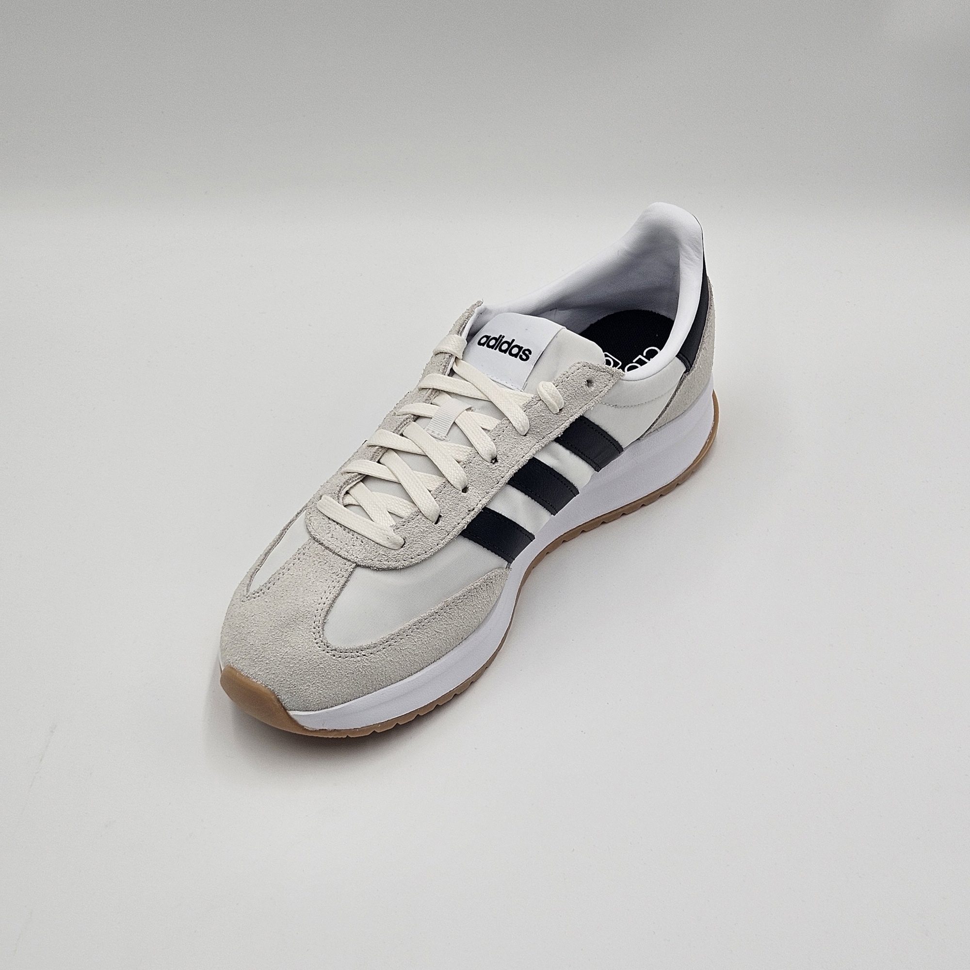 [국내매장판] 아디다스 남여공용 런닝화 데일리 슈즈 커플 중고등학생 RUN 운동화 화이트블랙(런70S), 260