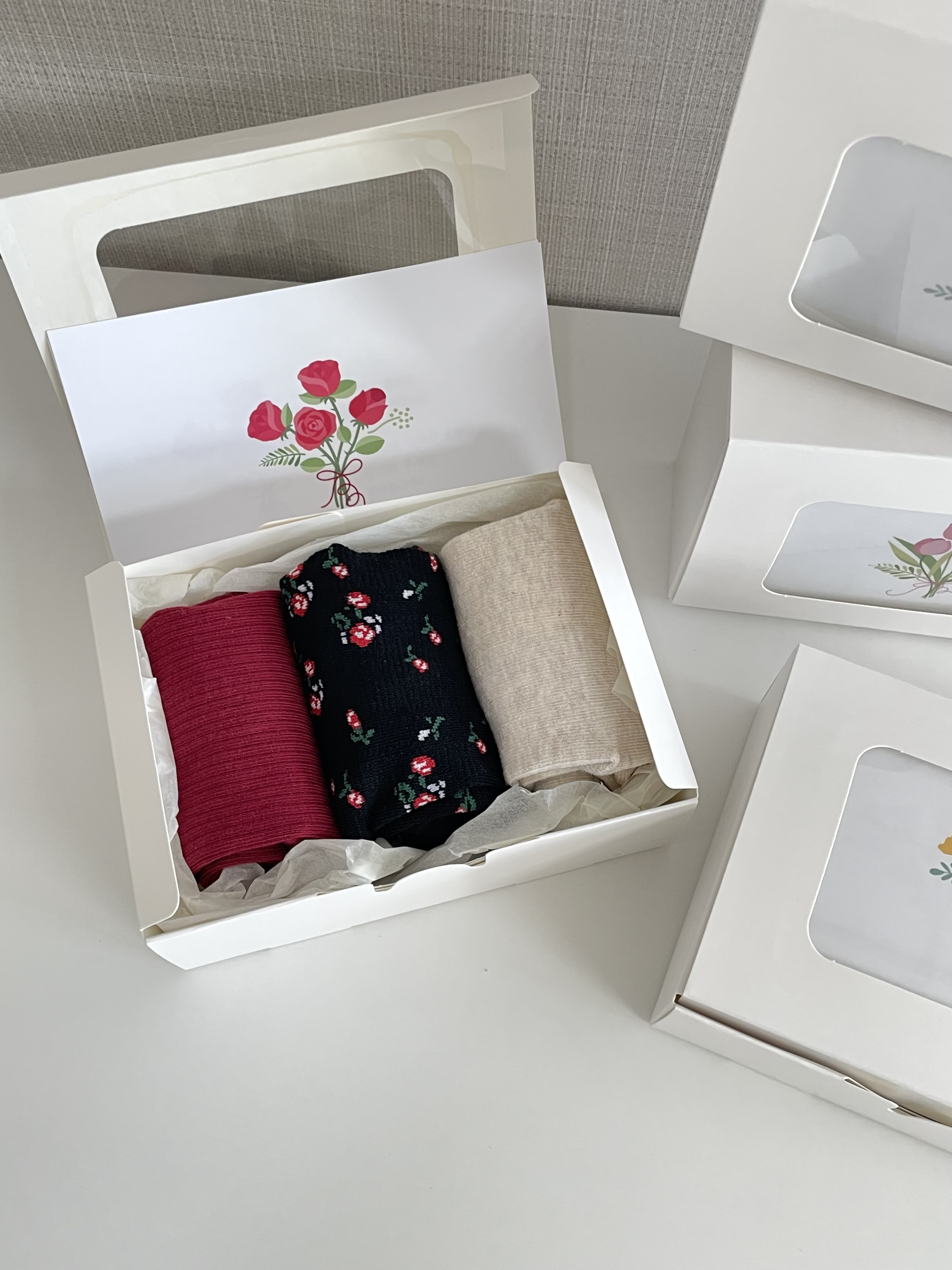 [주문제작 선물포장] 여성 꽃 양말 선물 세트 패션 중목 꽃무늬 선생님 간호사 퇴사선물 단체 01.레드로망스, 1개 - 상세 이미지 2