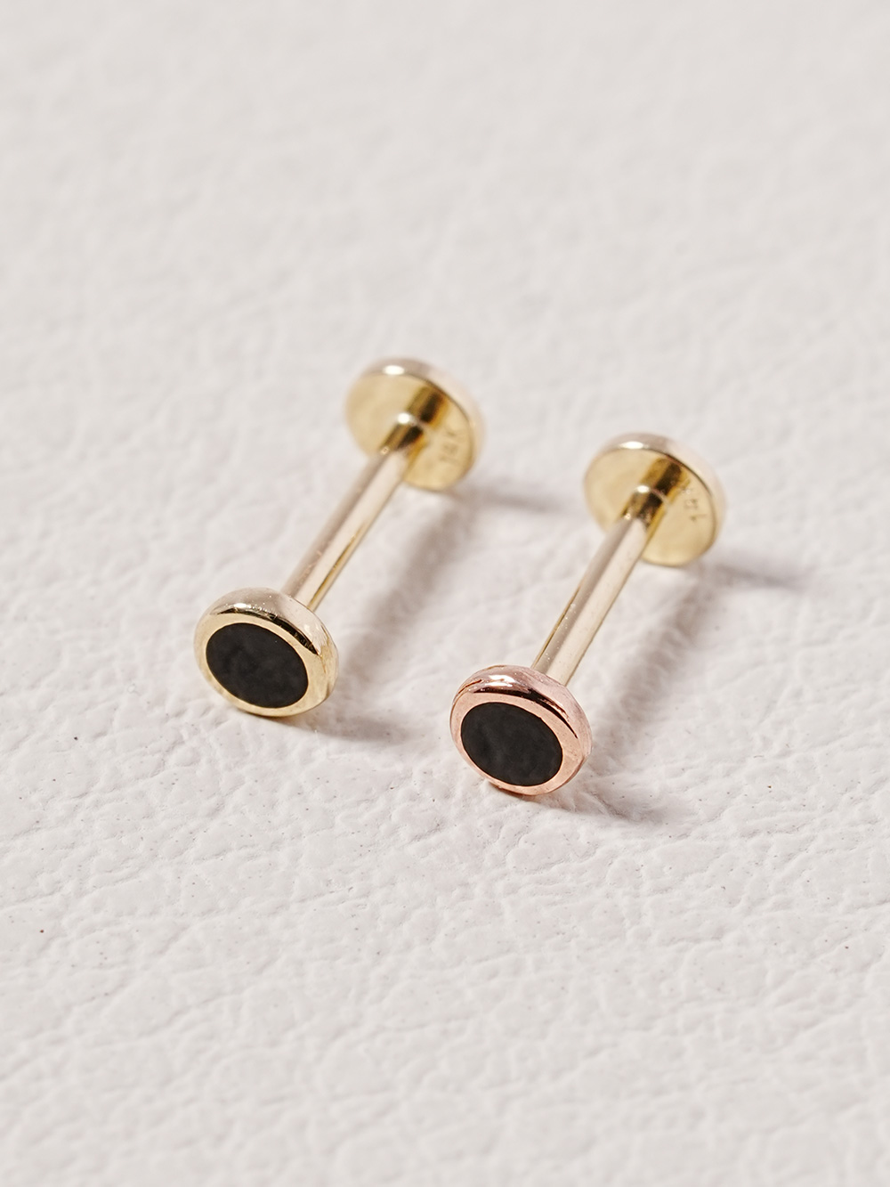 [0.8mm]14K 인터널 블랙 심플 써클 라블렛 피어싱 귀걸이 - 상세 이미지 4
