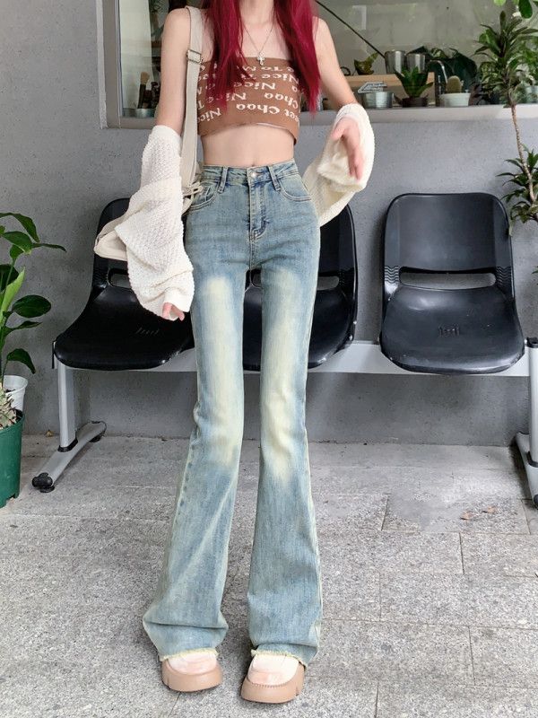 여성 로우 엣지 플레어 진 청바지 데님 소재 슬림핏 편안한 착용감의 부츠컷 스타일 데일리로 좋은 - 상세 이미지 3