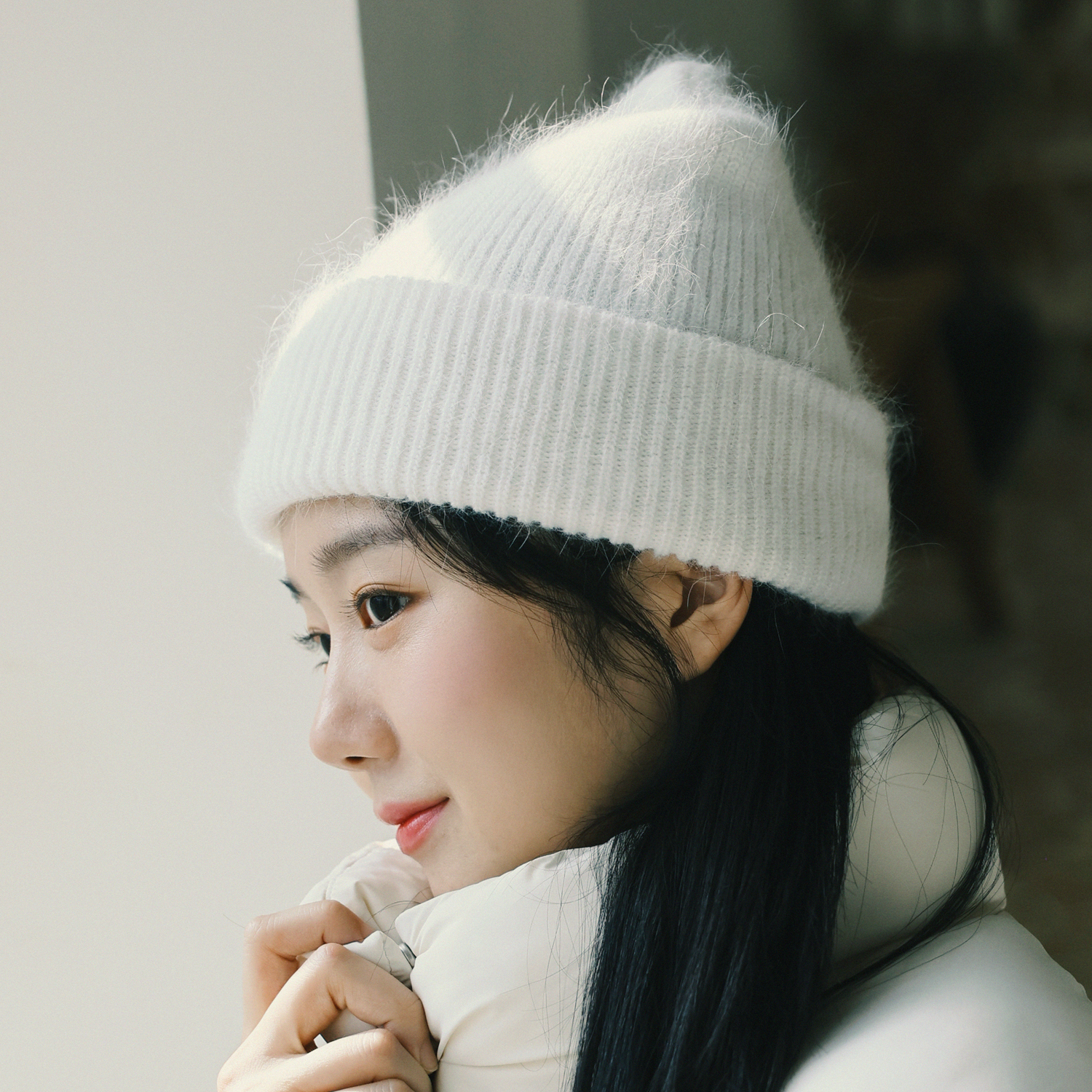 국내생산 앙고라 무지 롱비니 남녀공용 겨울 니트 방한 털모자 스키장 데일리 비니 - 상품 이미지