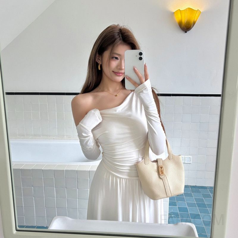 고급스러운 여성용 오프숄더 깊은 V넥 롱 드레스 가을 파티룩 데일리 스타일 레이스업 디테일 매력적이고 세련된 연말 모임이나 특별한 날에 딱인 원피스 - 상세 이미지 5