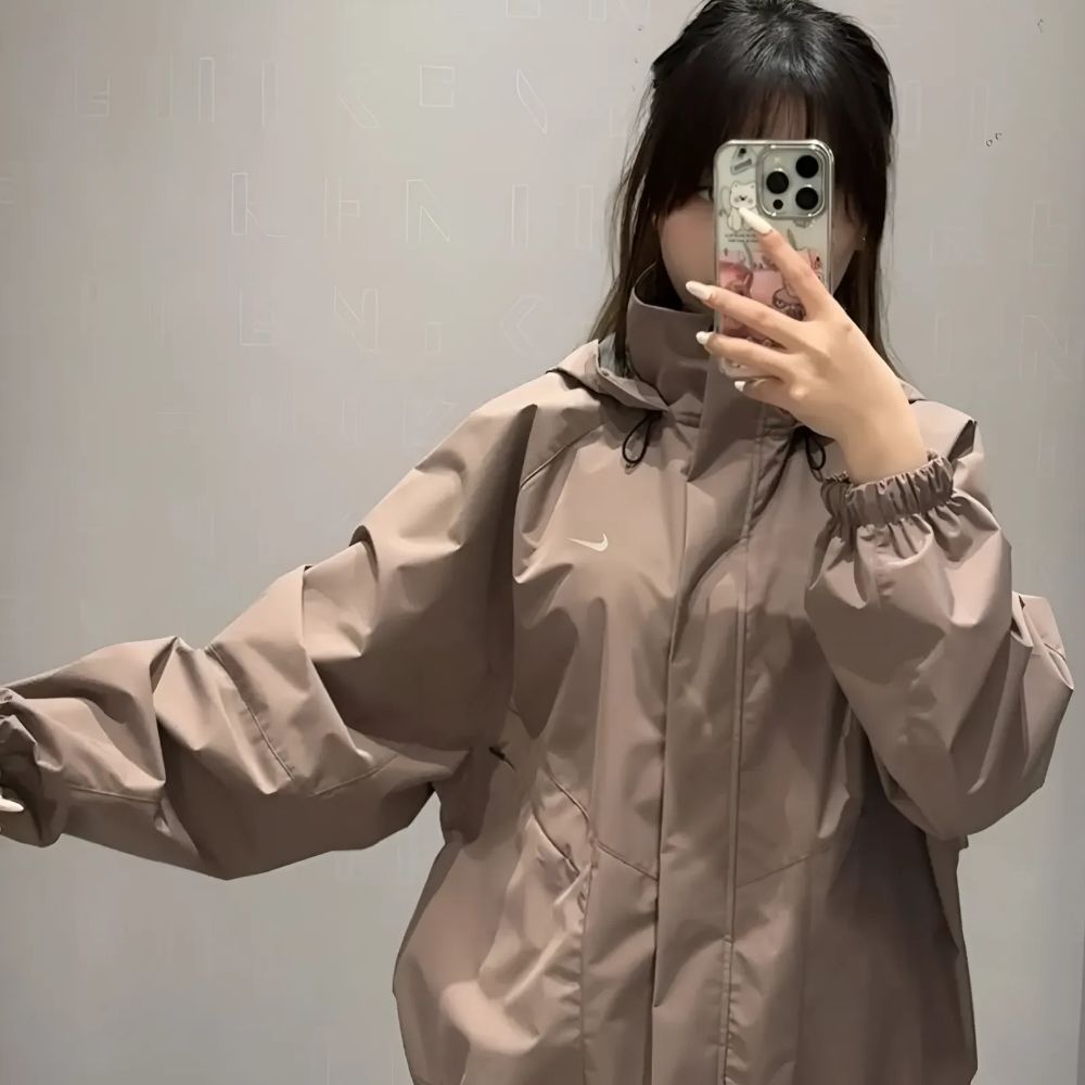 나이키 우먼즈 스톰핏 스위프트 러닝 바람막이 브라운 FB7493-233 - 상세 이미지 2