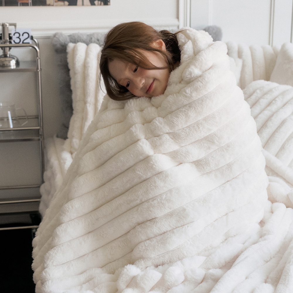 몽글몽글 소프티 밍크 라떼 블랭킷 겨울 극세사 이불 담요 침구 쇼파 덮개 100x160