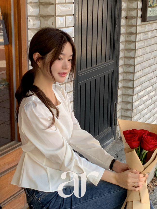 언발 셔링 라운드넥 긴팔 블라우스 bs8423 - 상세 이미지 3
