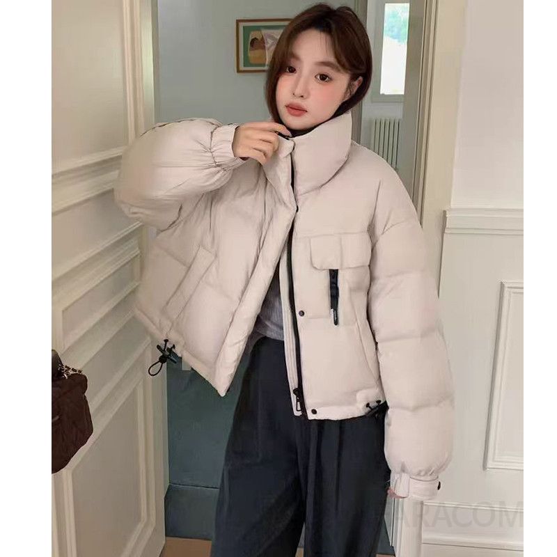 여성 겨울 아우터 경량패딩 따뜻한 착용감 숏 스탠드 칼라 다운 재킷 스타일리시한 디자인 데일리룩에 적합한 코트 - 상세 이미지 2