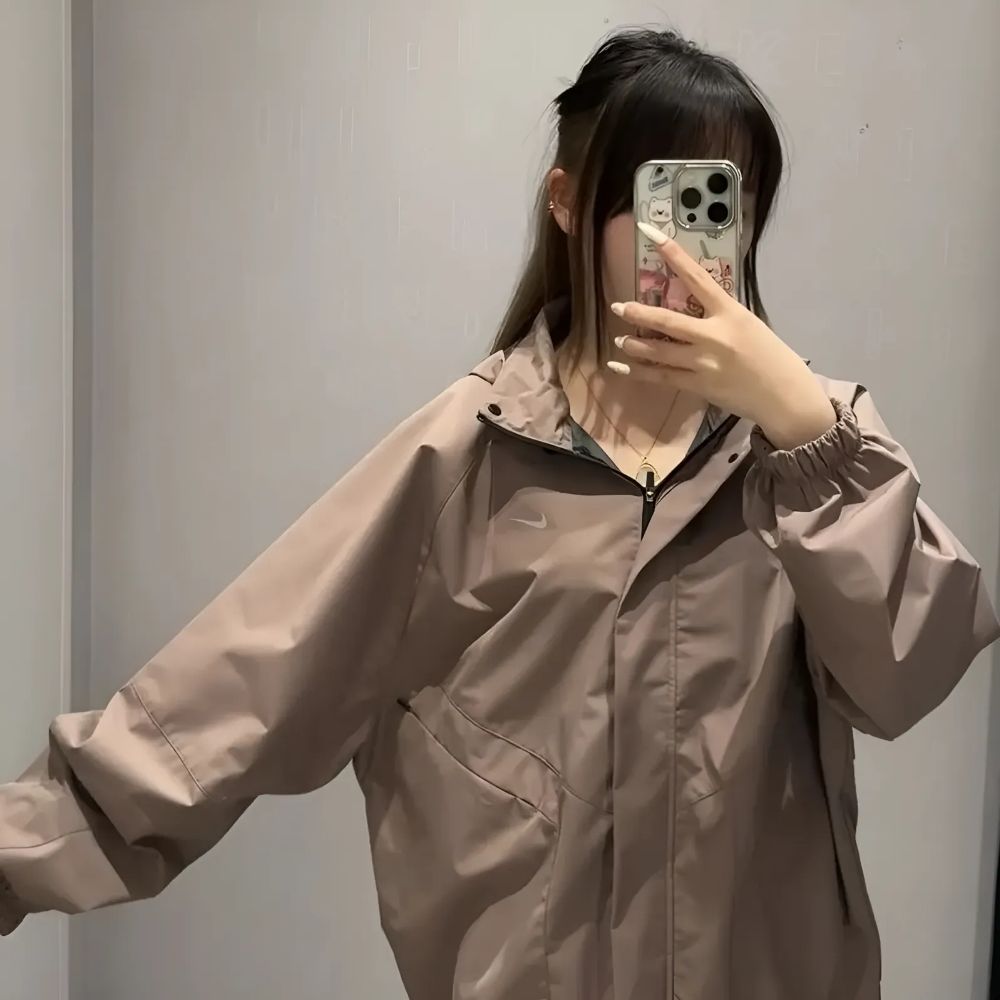 나이키 우먼즈 스톰핏 스위프트 러닝 바람막이 브라운 FB7493-233 - 상품 이미지