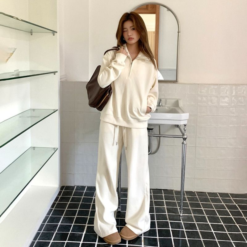 여성 벨벳 와이드 팬츠 반집업 폴로 칼라 탑 세트 캐주얼 트레이닝세트 편안한 착용감 가을 겨울 공항룩 스타일링 데일리룩 활용도 높은 두꺼워진 소재 - 상품 이미지