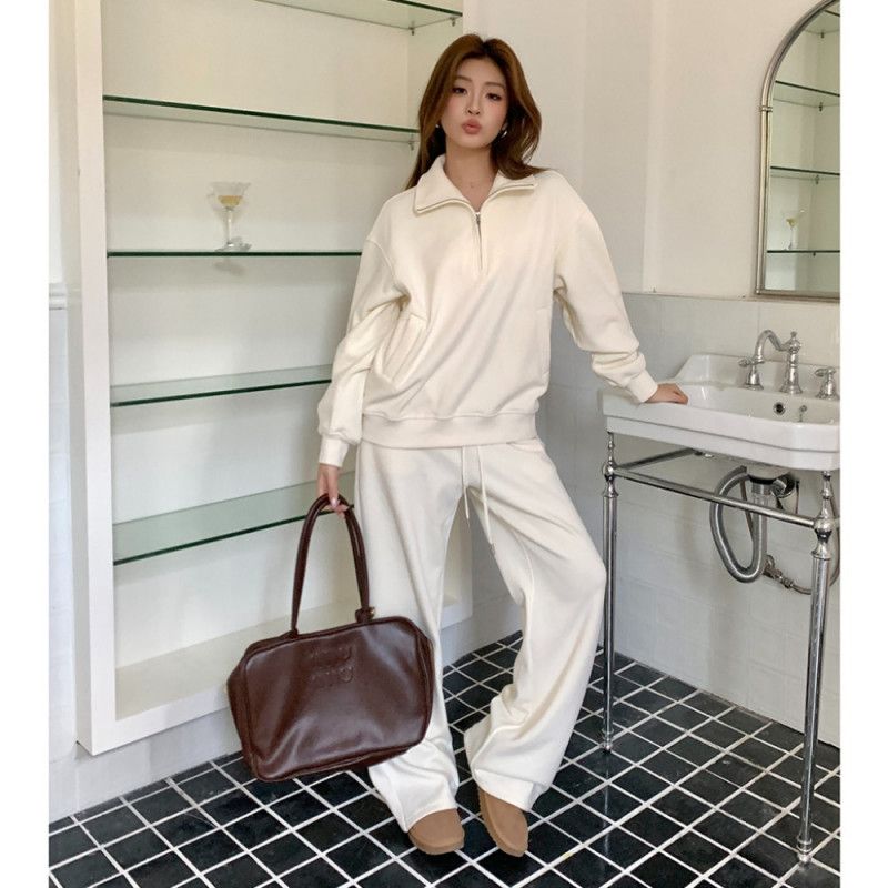 여성 벨벳 와이드 팬츠 반집업 폴로 칼라 탑 세트 캐주얼 트레이닝세트 편안한 착용감 가을 겨울 공항룩 스타일링 데일리룩 활용도 높은 두꺼워진 소재 - 상세 이미지 4