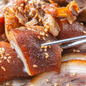 제철밥상 순살 통족발 300g x 3팩 흑마늘 무뼈 앞다리 족발 맛있게 먹은 솔직 후기 - 상품 이미지 3