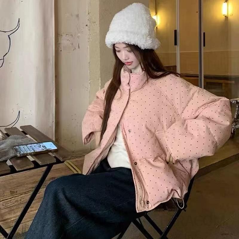 여성 겨울 숏패딩 물방울무늬 따뜻한 재킷 두꺼운 퍼퍼 스타일 캐주얼한 올매치 코튼 코트 느슨한 착용감 편안한 외출용 - 상세 이미지 4