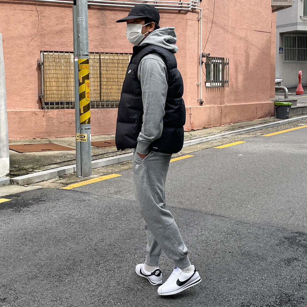 나이키 패딩 조끼 착용 샷