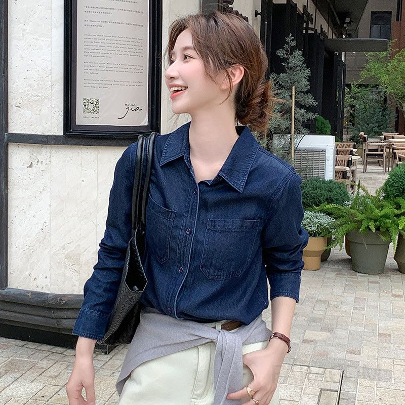 여성용 루즈핏 데님 자켓 봄 가을 레이어드 스타일 오버핏 청셔츠 캐주얼한 착용감과 편안함을 제공하는 데일리 아우터 - 상세 이미지 4