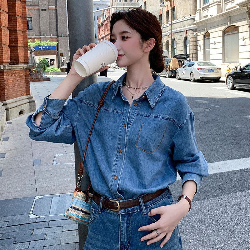 여성용 루즈핏 데님셔츠 캐주얼 스타일 봄 간절기용 청남방 다용도 활용 가능 오버핏 재킷 느낌의 편안한 착용감 데일리 아이템 - 상세 이미지 3