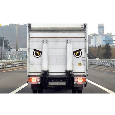 야간 고속도로 대형트럭 차량 졸음운전 방지 눈알 스티커