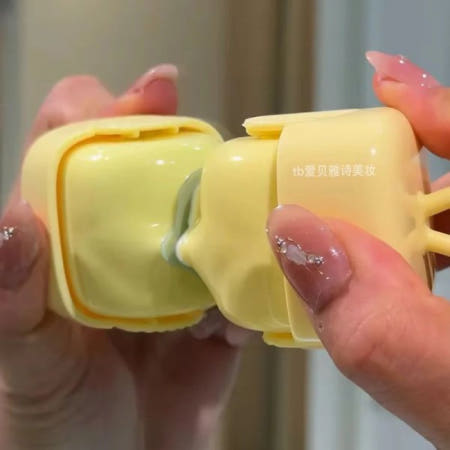 [해외][물세탁 가능] 휴대용 의류 털 제거기 | 반려동물 털·먼지 롤러 연한 오리황 1개입