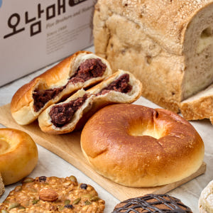 군산 빵굽는오남매 단팥빵 140g 식사대용 수제 보리빵 맛있게 먹은 솔직 후기 - 상품 이미지 1