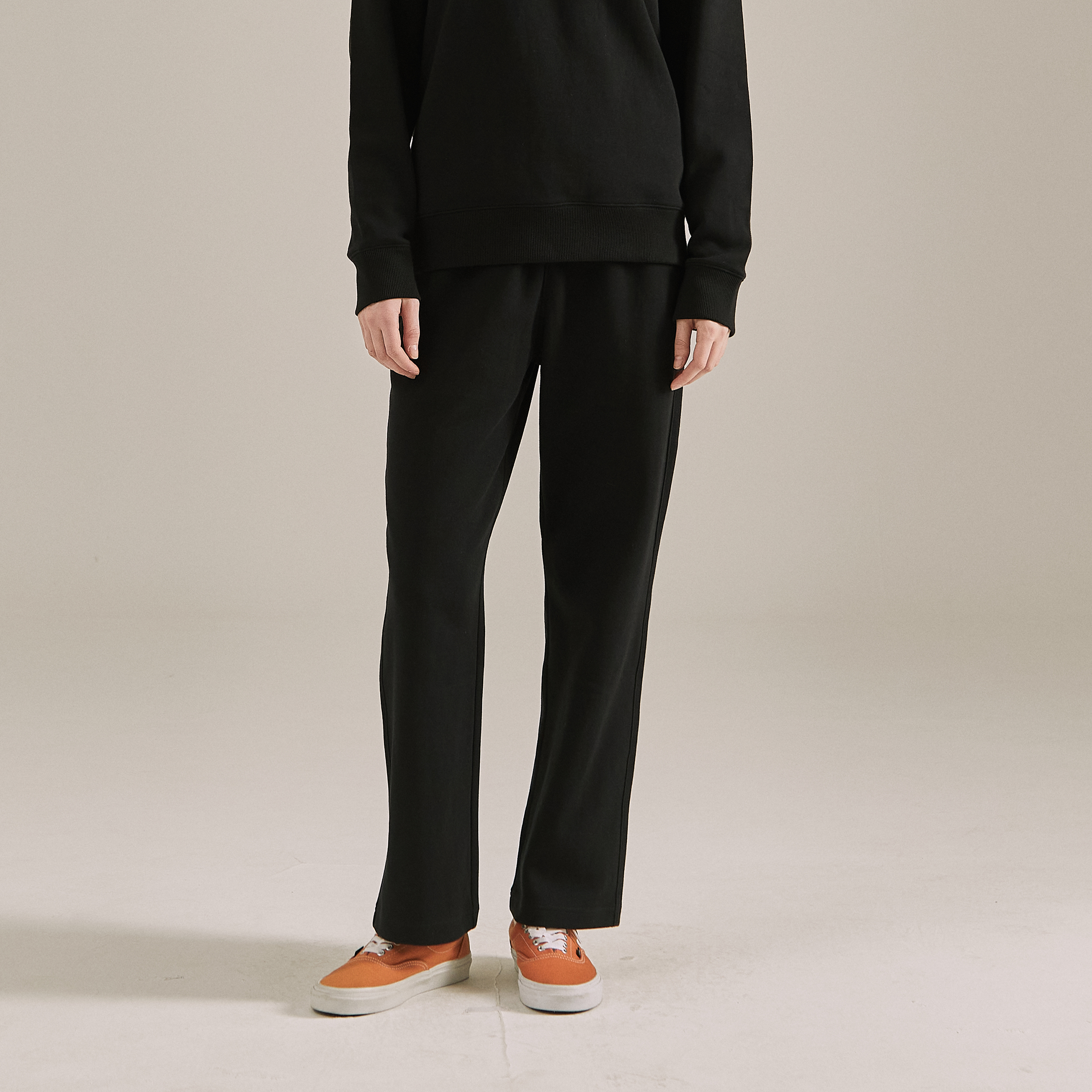 베이직하우스 여성 스트레이트 스웻팬츠 LYPT0101 - 상품 이미지