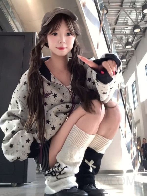 여성 순면 얇은 맨투맨 티셔츠 가을 착용감 좋은 캐주얼 스타일 데일리룩 검은색 크롭 디자인 편안한 외출용 스웨트 - 상세 이미지 3