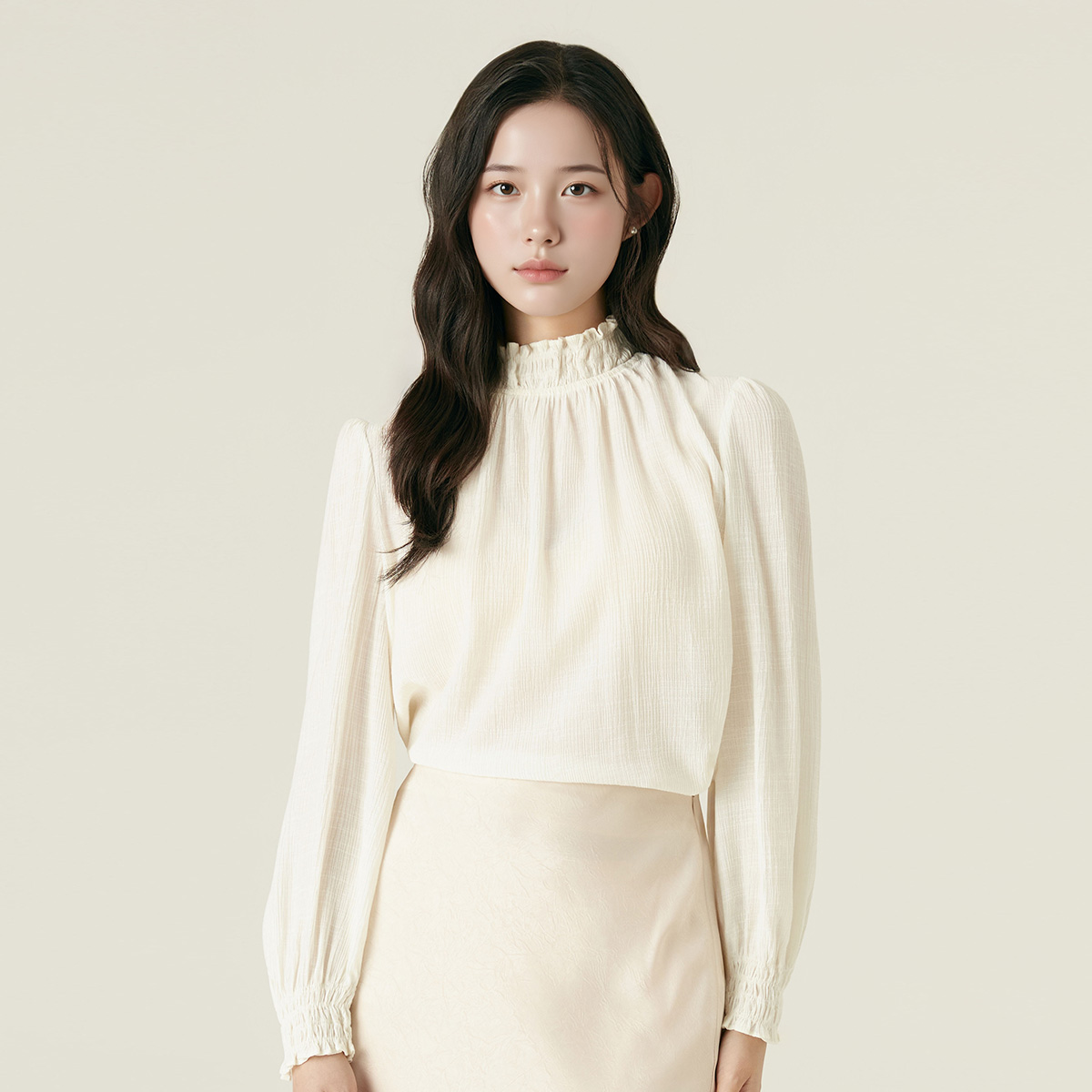 로엠 하이넥 블라우스 RMBLF4TS11 - 메인 이미지