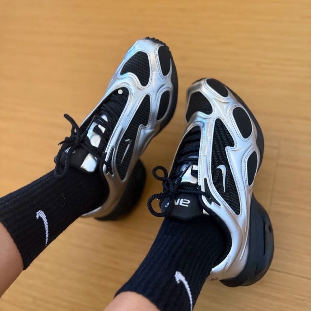 NIKE AIR MAX MUSE BLACK METALLIC SILVER W - 상품 이미지