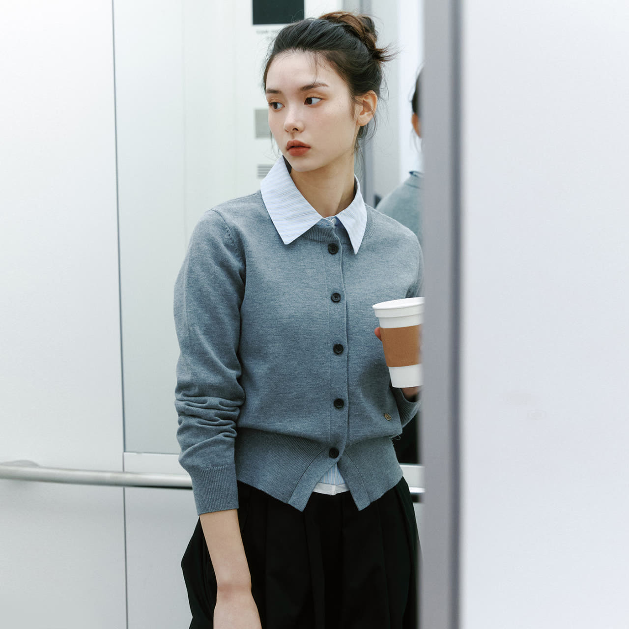 로엠 올데이 라운드넥 가디건 RMCKF23R99 이미지 3