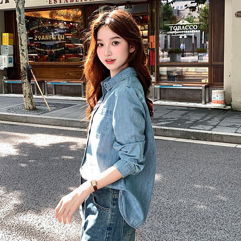 여성 루즈핏 데님 셔츠 봄 가을용 캐주얼 스타일 레트로 무드 청남방 포켓 장식 스트레이트 핏으로 편안한 착용감 일상 외출 활용도 높은 패션 아이템 - 상세 이미지 5