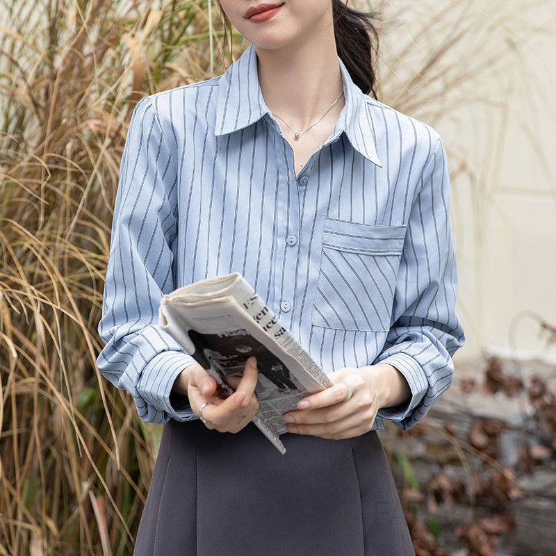여성용 스트라이프 긴팔 셔츠 캐주얼 폴로 칼라 얇고 편안한 가을 스타일 데일리룩 재킷으로 활용 가능 - 상품 이미지
