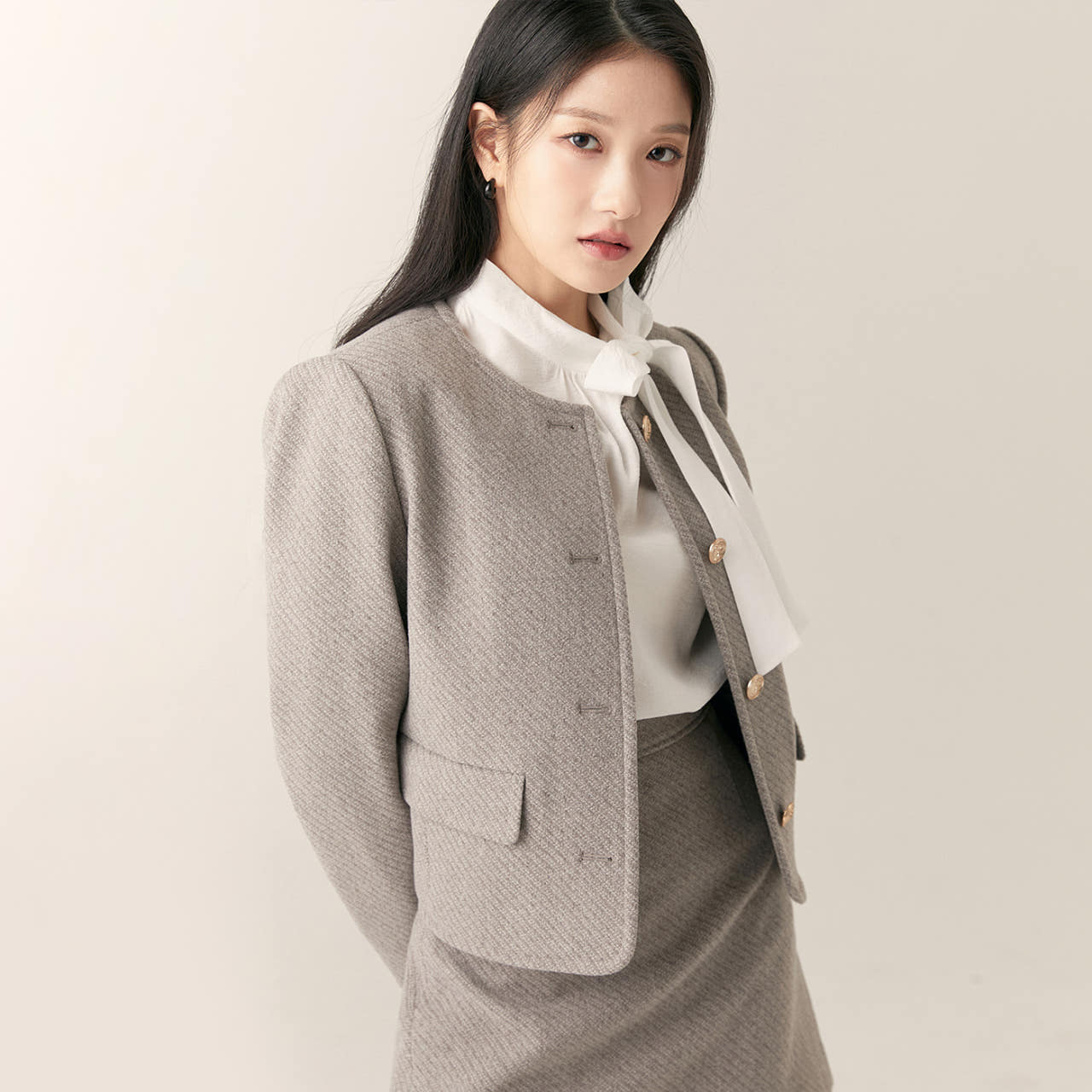 로엠 라운드넥 자켓 RMJKF12R51 - 메인 이미지