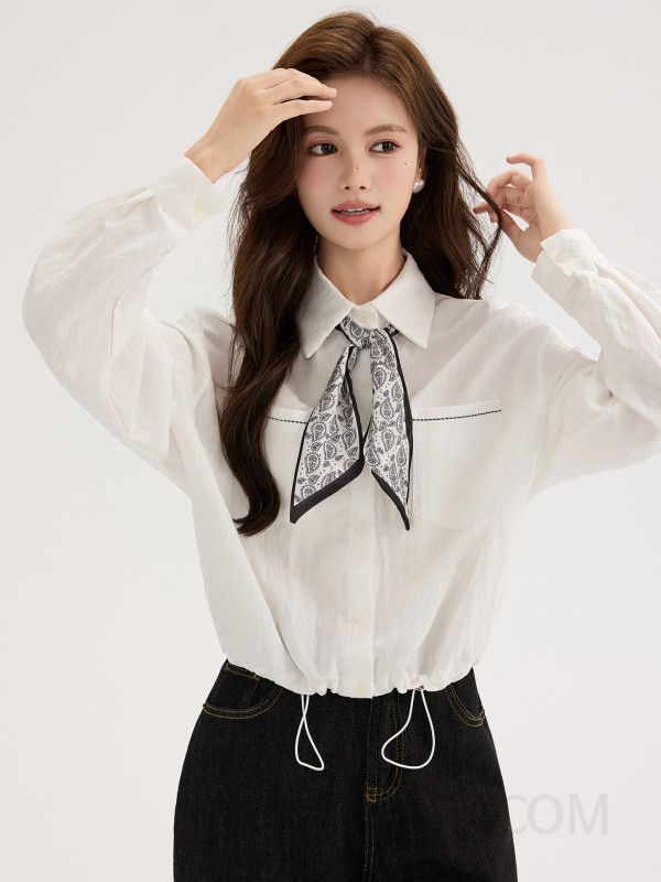 오버핏 가을 긴팔 캐주얼 셔츠 화이트 폴로 칼라 스타일로 편안한 착용감과 세련된 디자인의 구김없는 코튼 소재로 제작된 데일리 웨어 - 상세 이미지 2