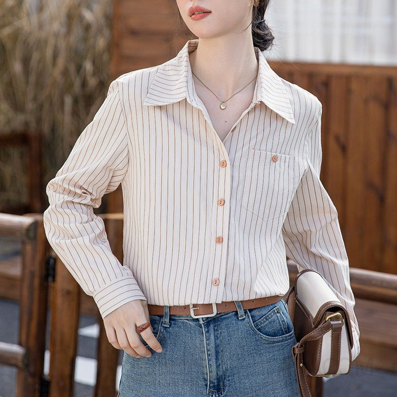 여성용 스트라이프 긴팔셔츠 캐주얼 스타일 카라 편안한 착용감과 구김 없는 코튼 소재로 가을에 적합한 데일리 아이템 - 상품 이미지
