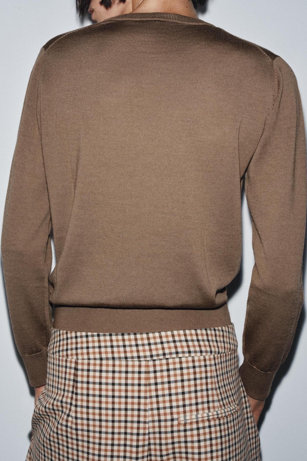 자라 100 울 베이직 라운드넥 니트 스웨터 9598/121 LIGHT BROWN - 상세 이미지 4