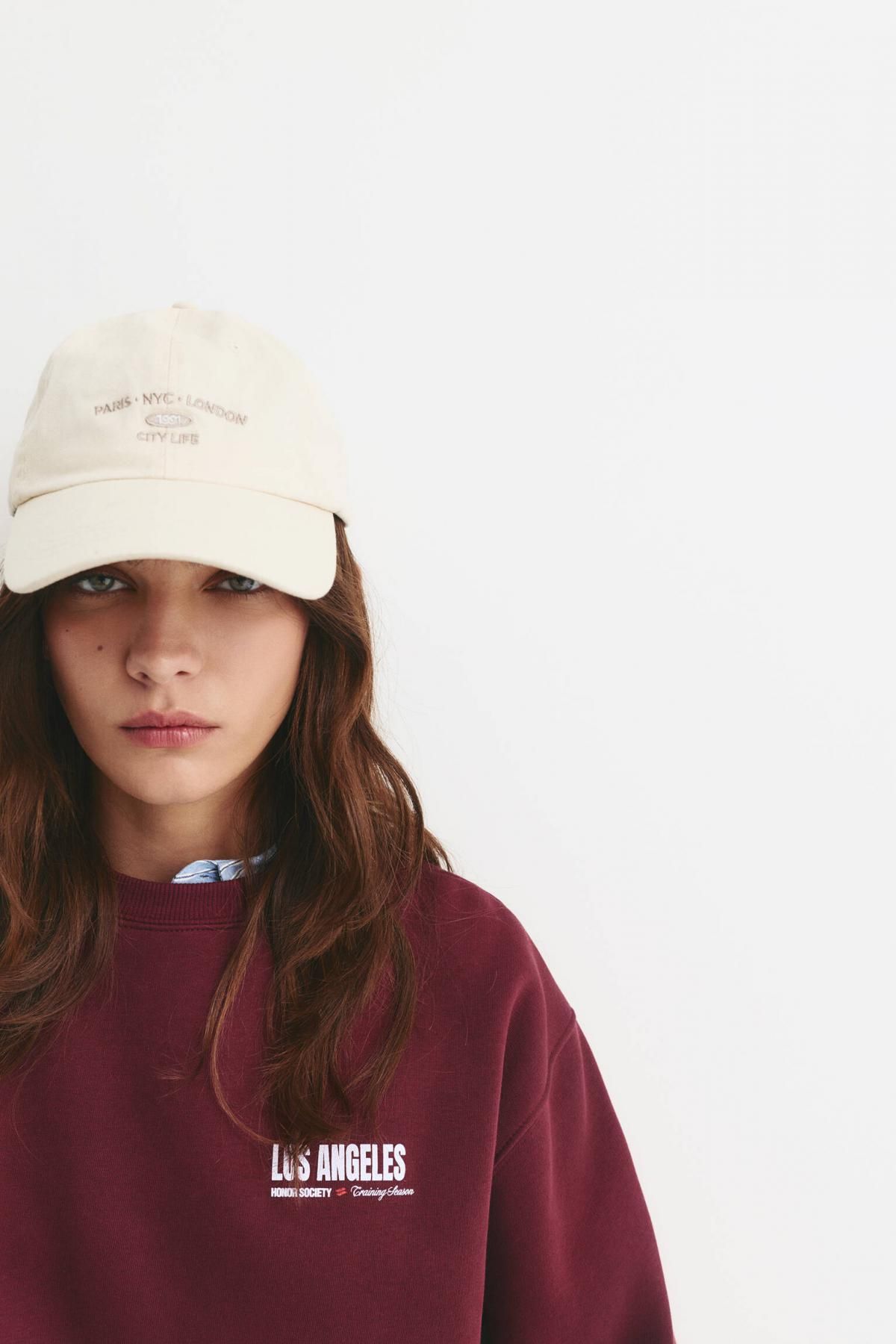 풀앤베어 버건디 LA 그래픽 라운드넥 코튼블렌드 맨투맨 7560/356 MAROON - 상세 이미지 4